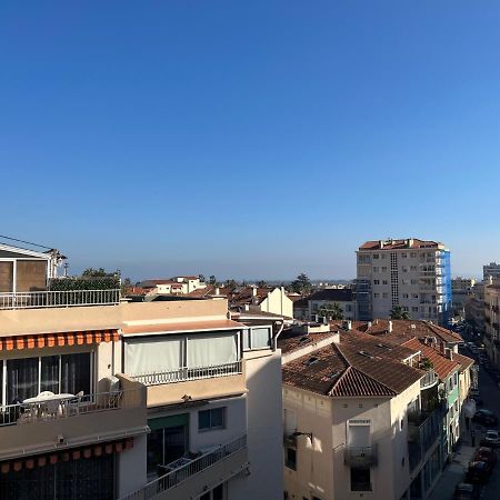 Appartement Hyeres - Centre Ville 3 Chambres 6 Personnes 4Eme Etage Escalier - Sebastien Claire エクステリア 写真