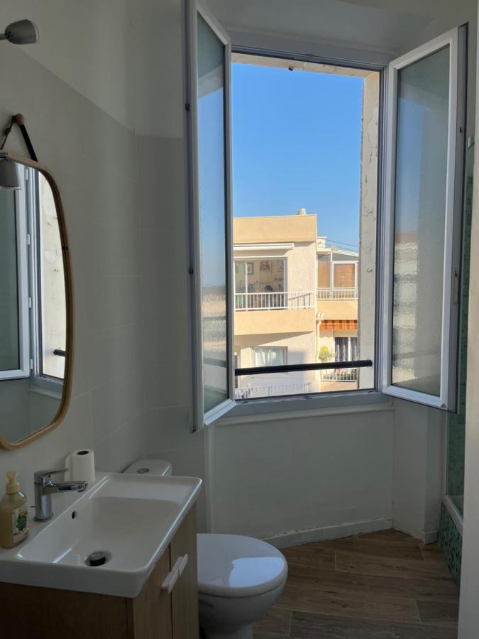 Appartement Hyeres - Centre Ville 3 Chambres 6 Personnes 4Eme Etage Escalier - Sebastien Claire エクステリア 写真