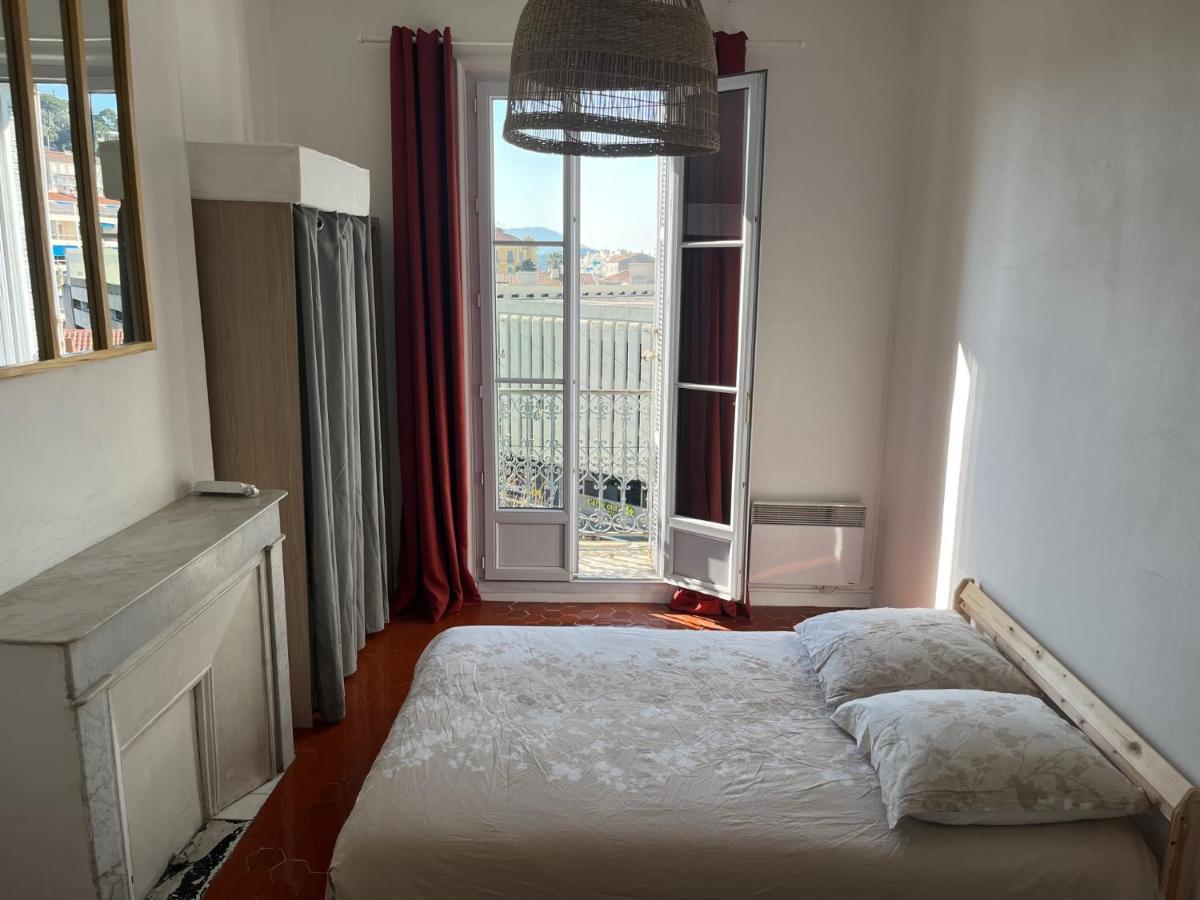 Appartement Hyeres - Centre Ville 3 Chambres 6 Personnes 4Eme Etage Escalier - Sebastien Claire エクステリア 写真