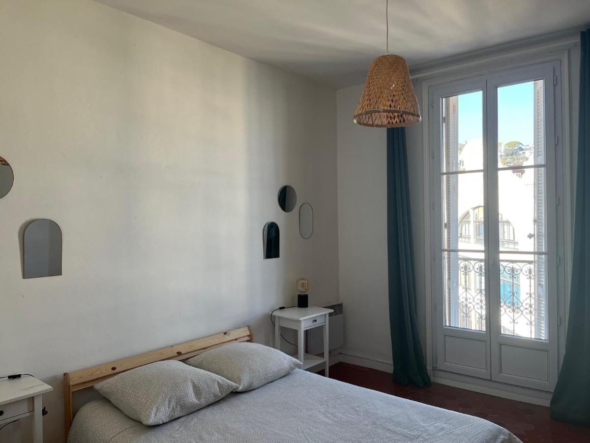 Appartement Hyeres - Centre Ville 3 Chambres 6 Personnes 4Eme Etage Escalier - Sebastien Claire エクステリア 写真