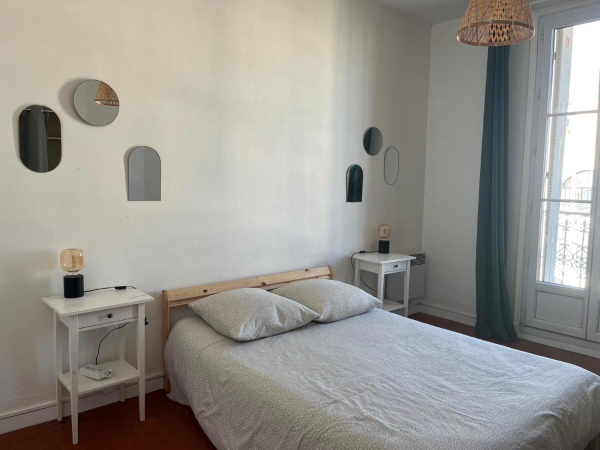 Appartement Hyeres - Centre Ville 3 Chambres 6 Personnes 4Eme Etage Escalier - Sebastien Claire エクステリア 写真