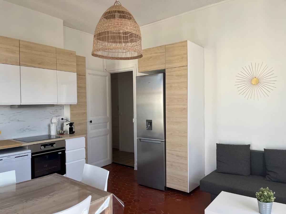 Appartement Hyeres - Centre Ville 3 Chambres 6 Personnes 4Eme Etage Escalier - Sebastien Claire エクステリア 写真