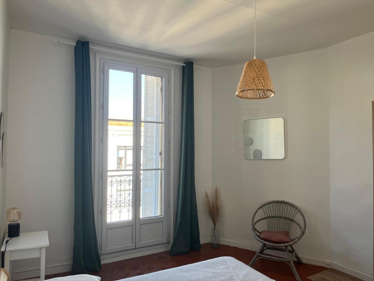 Appartement Hyeres - Centre Ville 3 Chambres 6 Personnes 4Eme Etage Escalier - Sebastien Claire エクステリア 写真