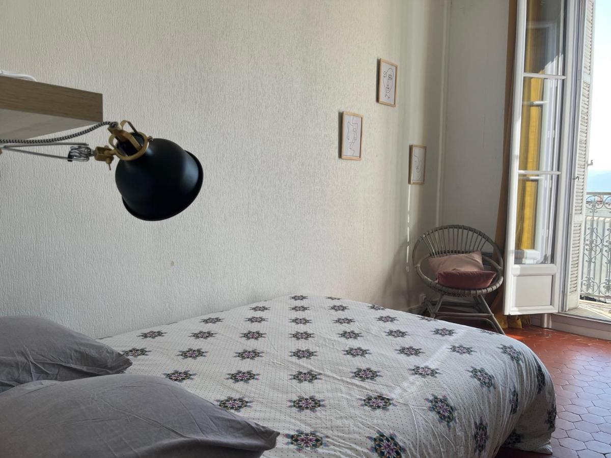 Appartement Hyeres - Centre Ville 3 Chambres 6 Personnes 4Eme Etage Escalier - Sebastien Claire エクステリア 写真